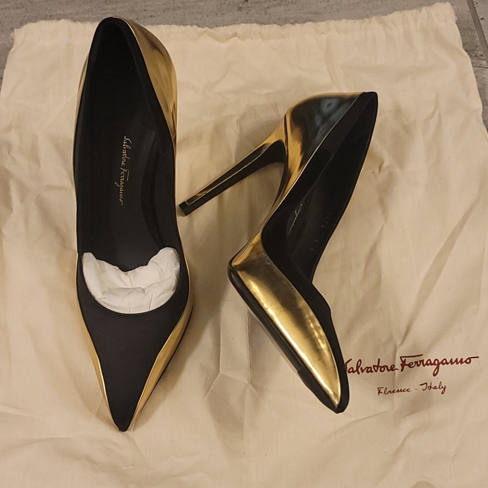 AUTHENTIC Ferragamo black/gold stilettos size 9B